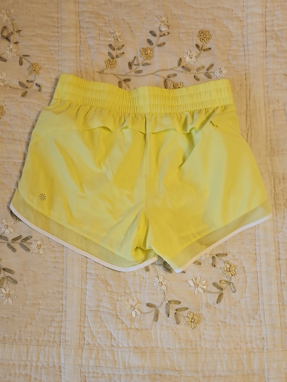 NWT Athleta Mesh Racer Short - Picture 2 of 7